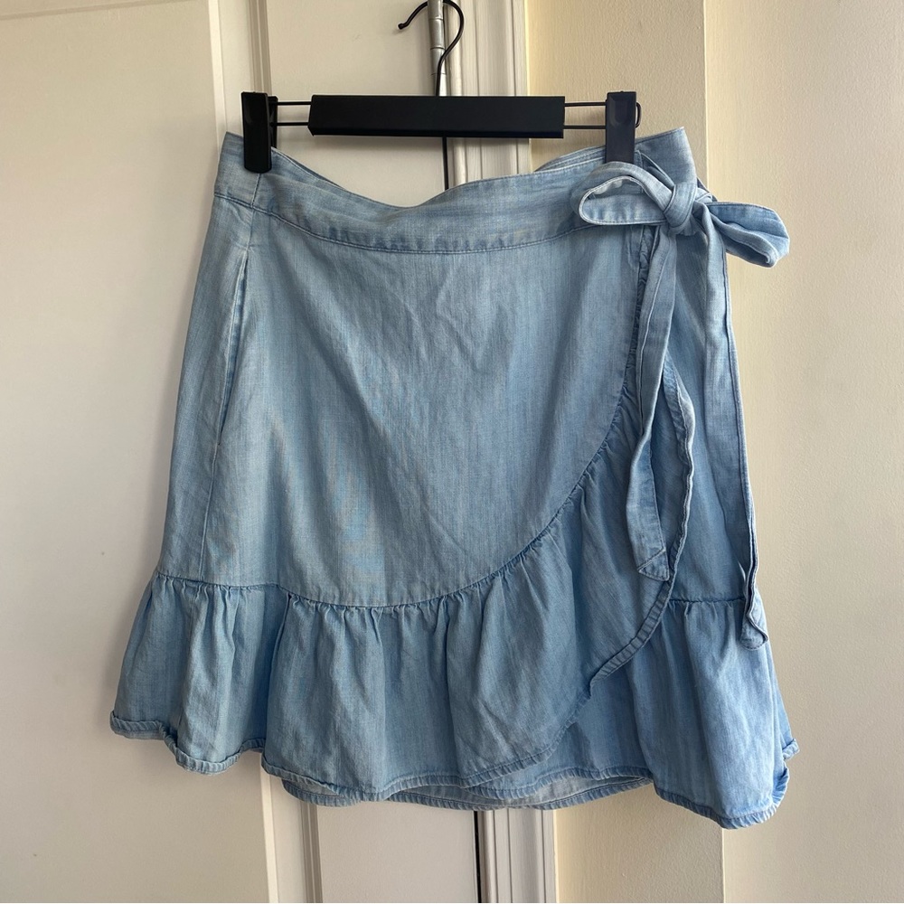 GAP Ruffle Wrap Skirt - Picture 2 of 7